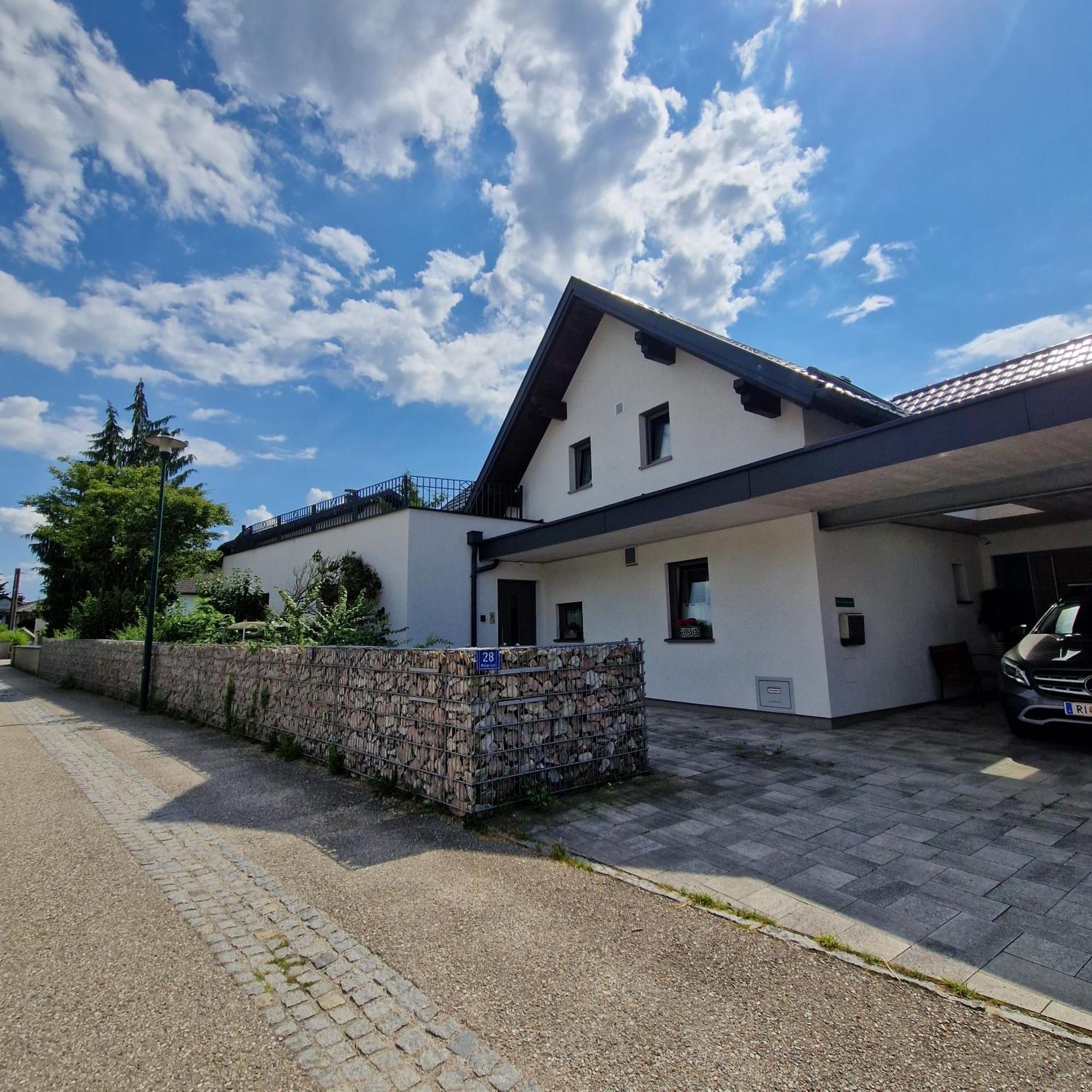 Comfy Plaza Apartment Aurolzmunster Exterior foto