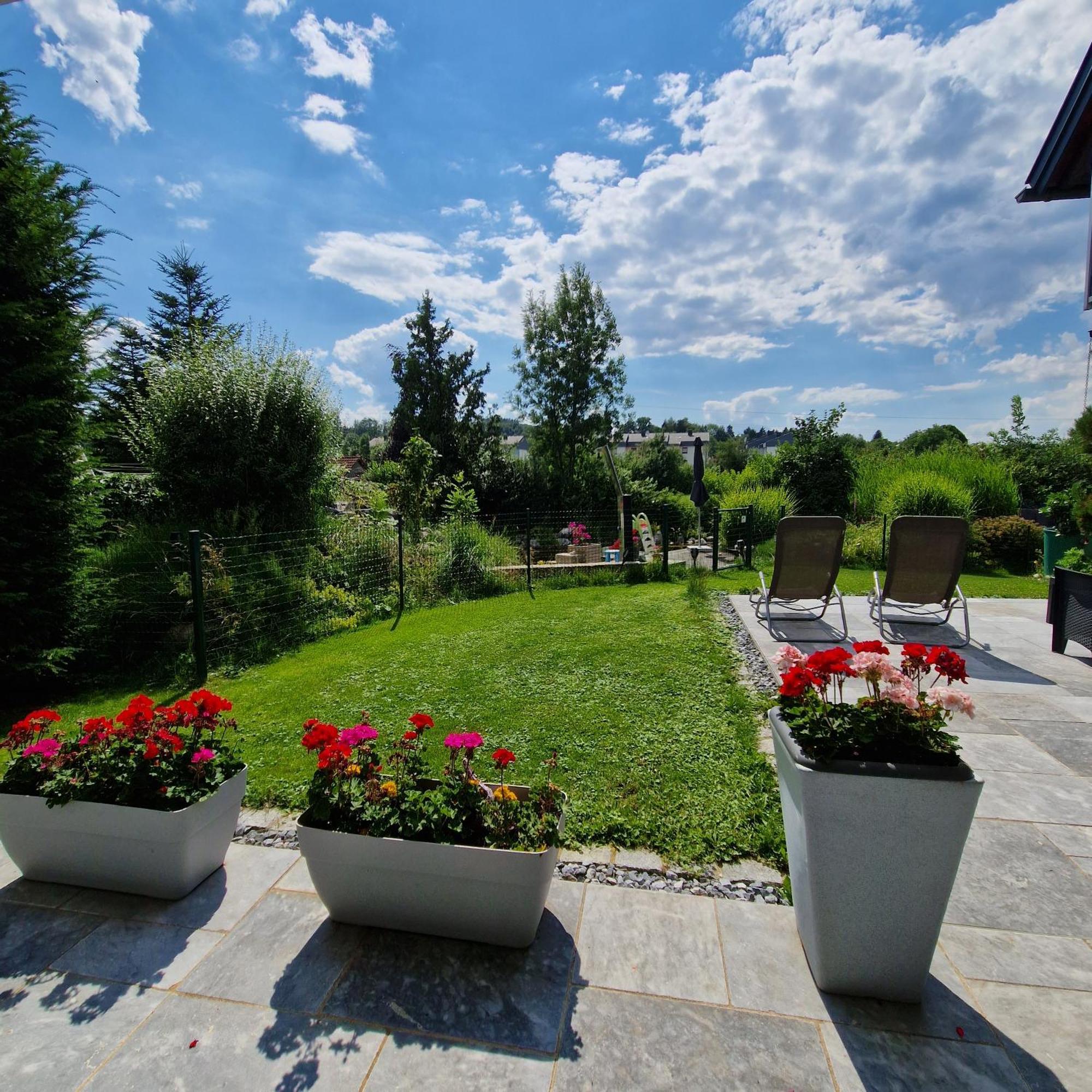 Comfy Plaza Apartment Aurolzmunster Exterior foto